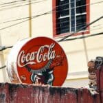 20 Pratici usi della cocacola che dimostrano che non è solo da bere