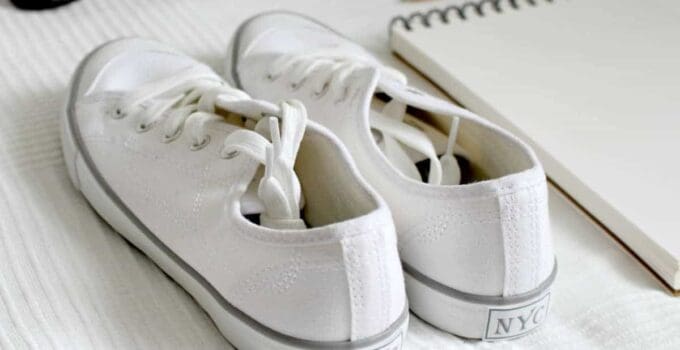 scarpe bianche