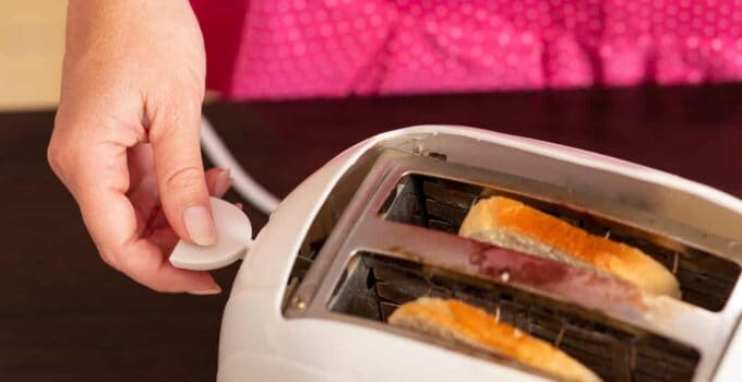 switch on the toaster 2021 11 30 02 03 22 utc 1 1