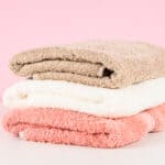 Trucchi per dare una seconda vita agli asciugamani ed eliminarne il cattivo odore