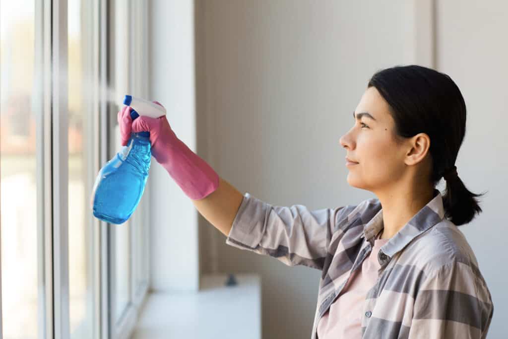 cleaning the window 2021 08 28 14 55 11 utc 1