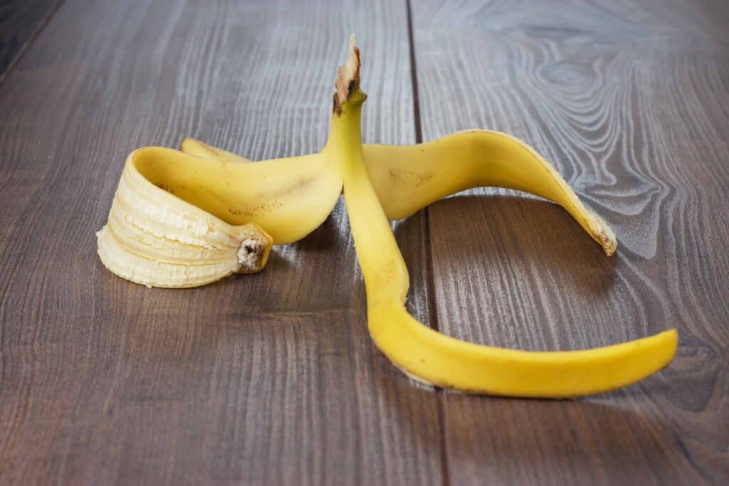 banana peel on the table 2022 01 28 07 15 57 utc 1 1