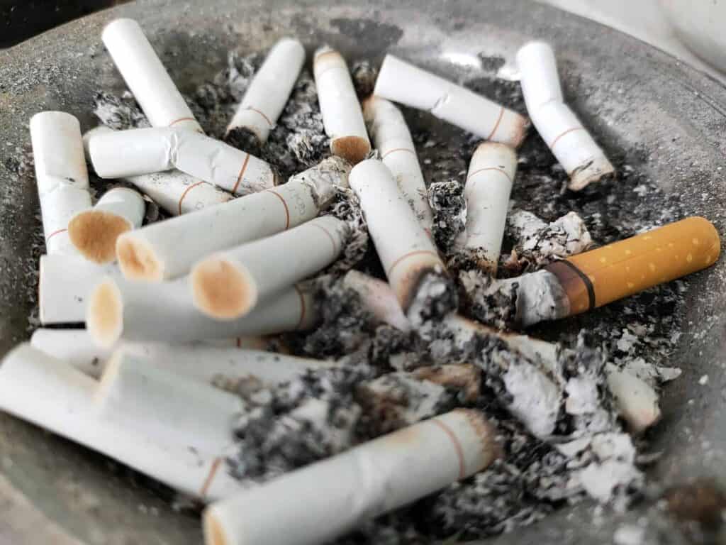 cigarettes cigarette smoke smoking 2022 04 28 08 35 14 utc 1 1