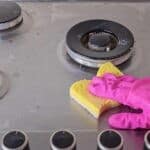 Come rimuovere la ruggine dall’acciaio inossidabile in cucina? Prepara questo rimedio