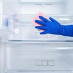 Come eliminare i cattivi odori dal frigorifero: scopri subito questi indispensabili e semplici consigli