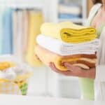 Il segreto di tante lavanderie per avere asciugamani morbidissimi, l’ingrediente è in cucina