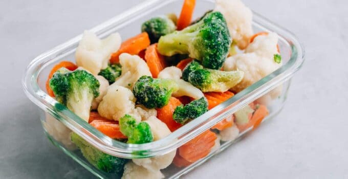frozen vegetables frozen carrots broccoli and ca 2022 04 19 16 44 19 utc1