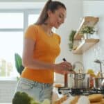 Bisogna risparmiare anche in cucina! Ecco qual è il metodo di cottura più economico