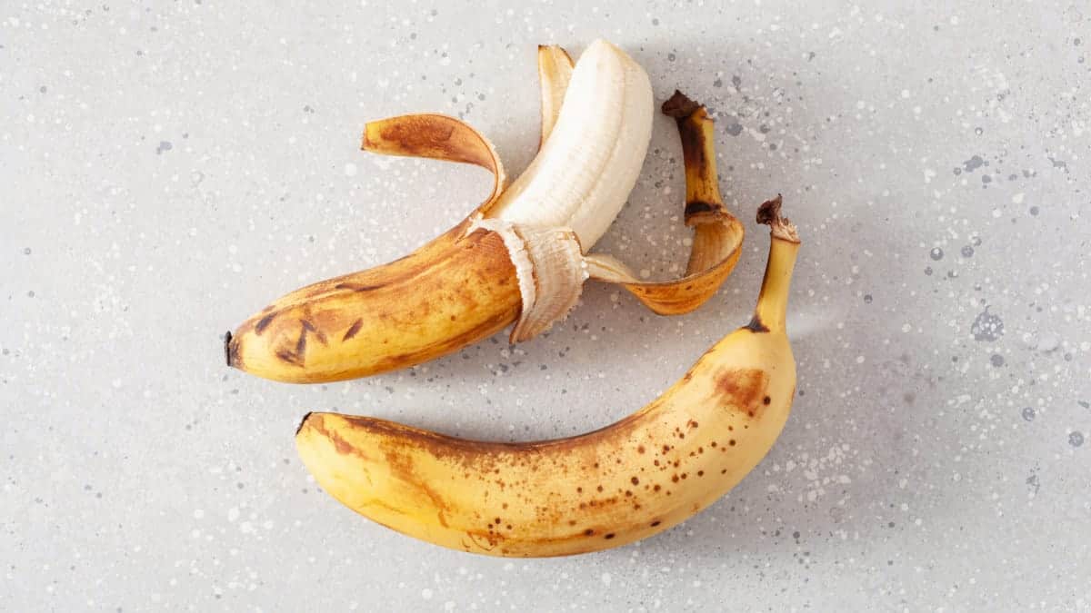 5 benefici che il tuo corpo ottiene mangiando banane mature