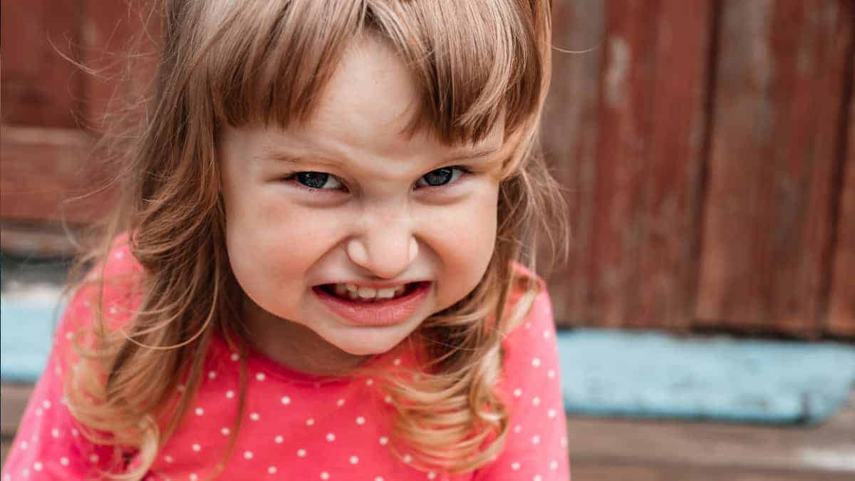 4 tecniche per correggere un bambino irrispettoso