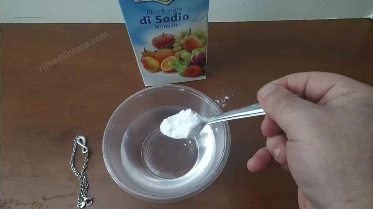 Come pulire l'argento con il bicarbonato di sodio