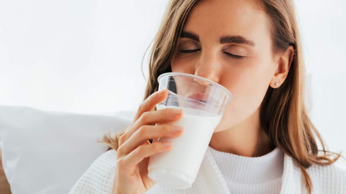 Uno studio scientifico di Harvard raccomanda alle persone di smettere di bere latte magro
