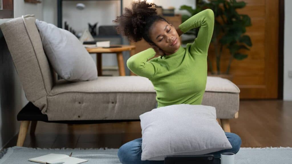 Addominali forti senza sforzo: Esercizi a casa con il cuscino