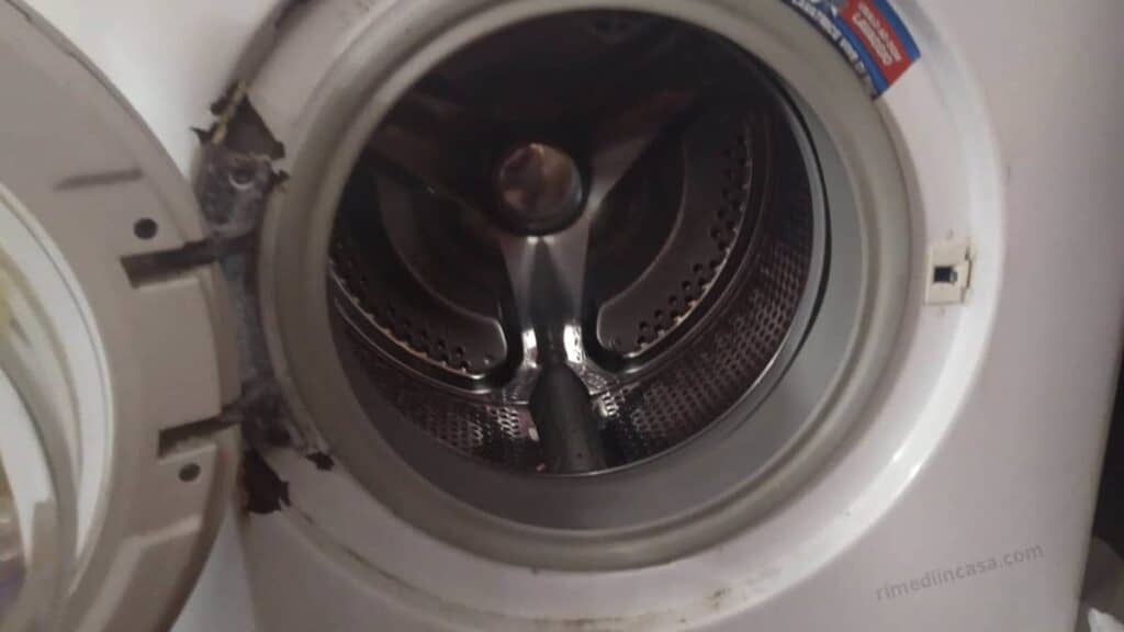 rimedi casalinghi per pulire il cestello della lavatrice