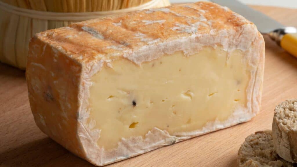 Muffa sul formaggio: quando è sicuro consumarlo e quando è meglio evitarlo