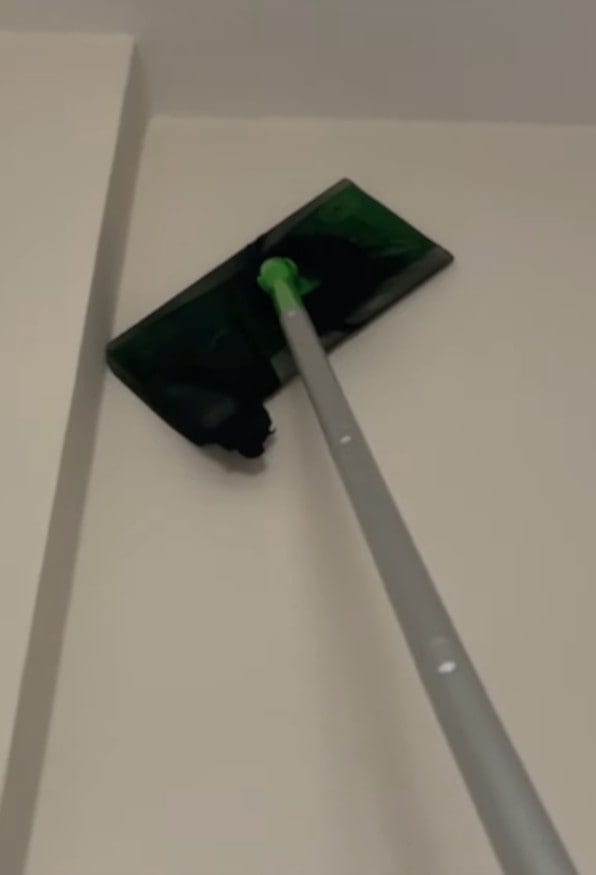 Come utilizzare lo Swiffer in modo creativo per una pulizia efficiente della casa