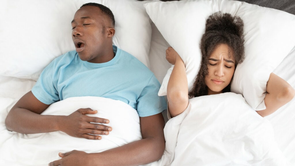 Combattere l'apnea notturna: sintomi, rischi e consigli