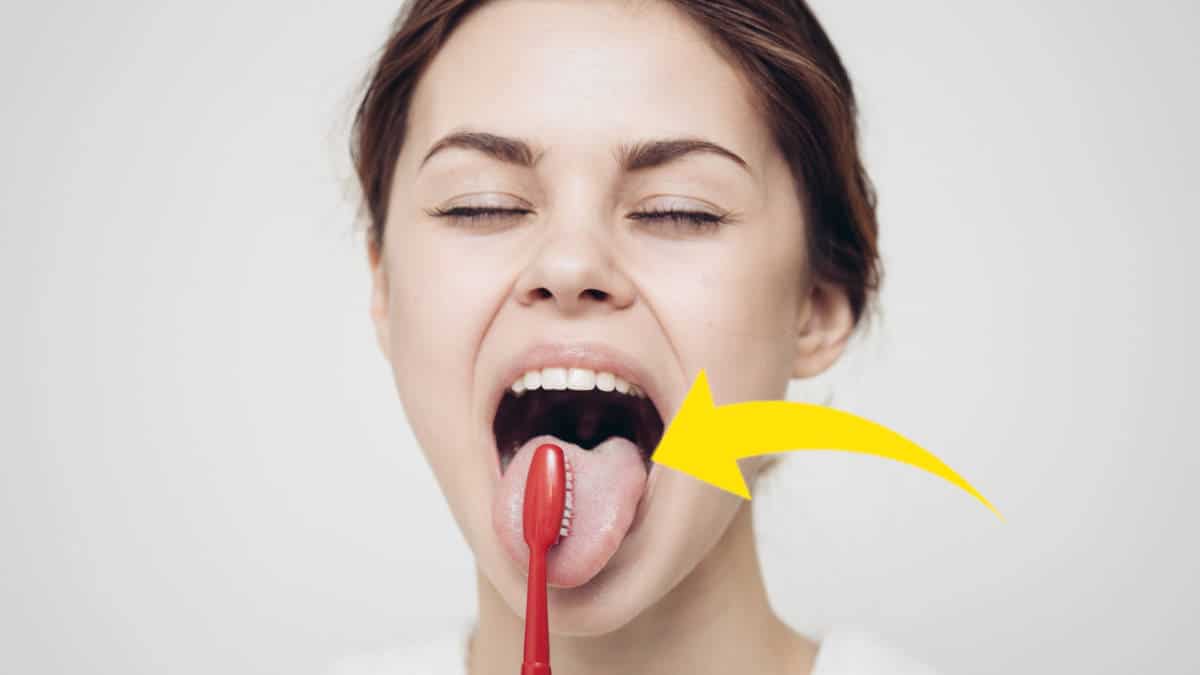 I dentisti sostengono che lavare la lingua, oltre ai denti, è importante per mantenere una buona igiene orale.