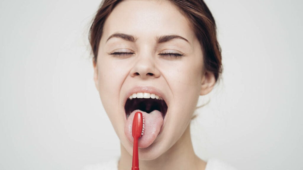 Ecco perché è importante lavare anche la lingua durante l'igiene orale