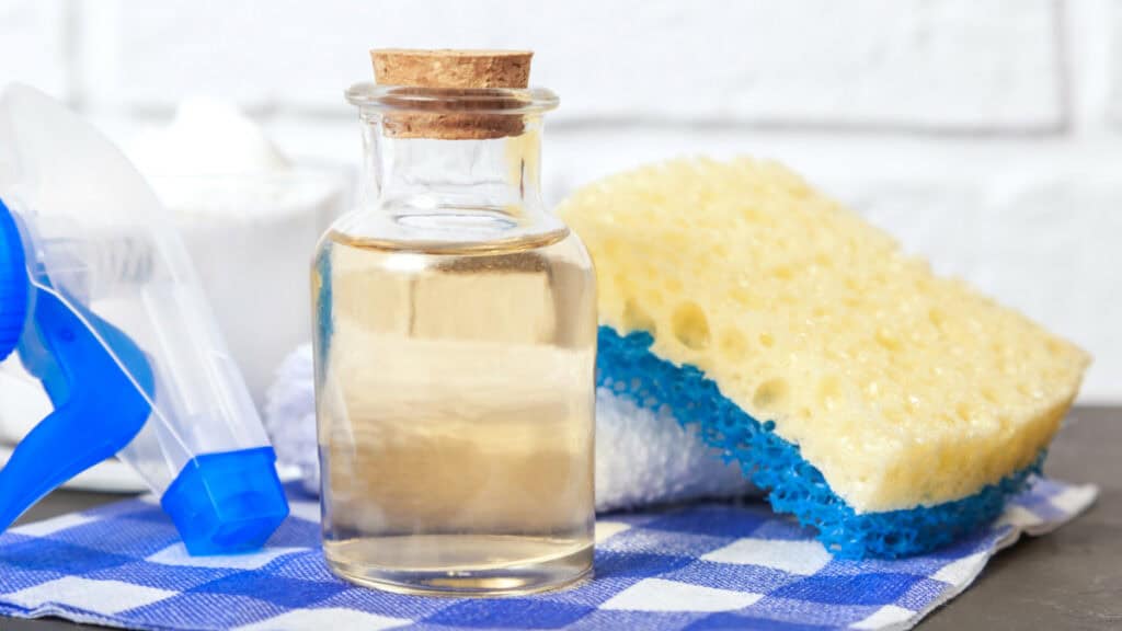 Come mantenere puliti gli utensili da cucina in legno