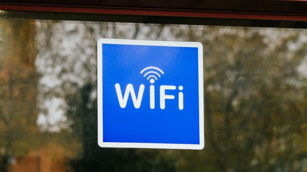 Wi-Fi: Origine e significato del nome che ha cambiato il mondo delle reti